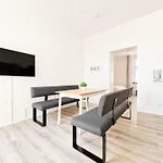 Tolstov Apartments - 3 Zimmer Wohnungen Mit Balkon - 15 Min Zur Messe Dus