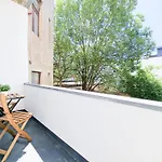 Tolstov Apartments - 3 Zimmer Wohnungen Mit Balkon - 15 Min Zur Messe Dus